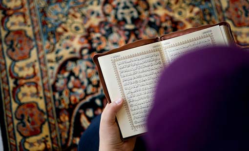 ما معنى نزول القرآن في شهر رمضان؟